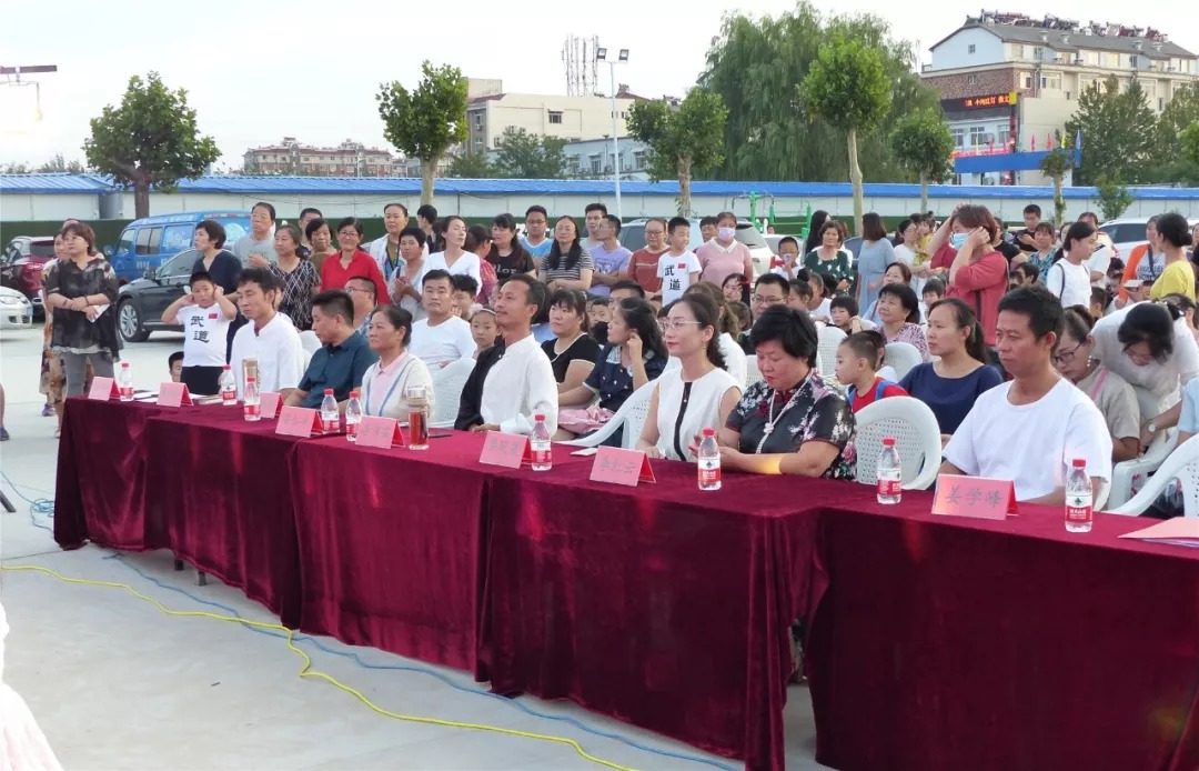 【濱城區(qū)京華合木幼兒園】增強(qiáng)家園互動(dòng)暨慶祝建國(guó)70周年聯(lián)誼消夏晚會(huì)圓滿(mǎn)落幕！