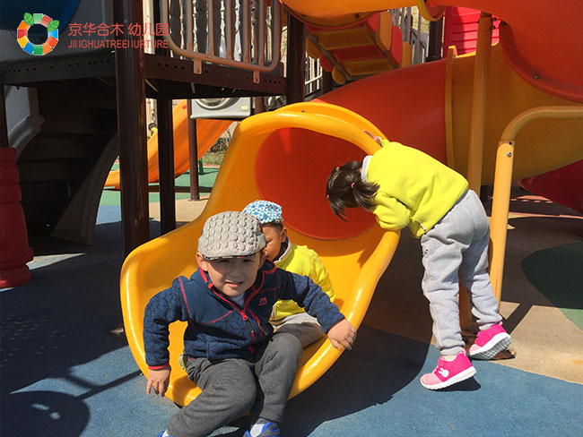 德培(DAP)園vs傳統(tǒng)園——幼兒園加盟品牌如何選擇