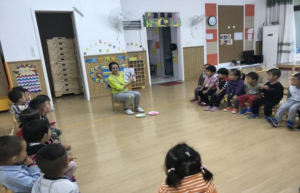 京華合木恒大棕櫚島幼兒園德培DAP課堂案例：手指點畫（小二班